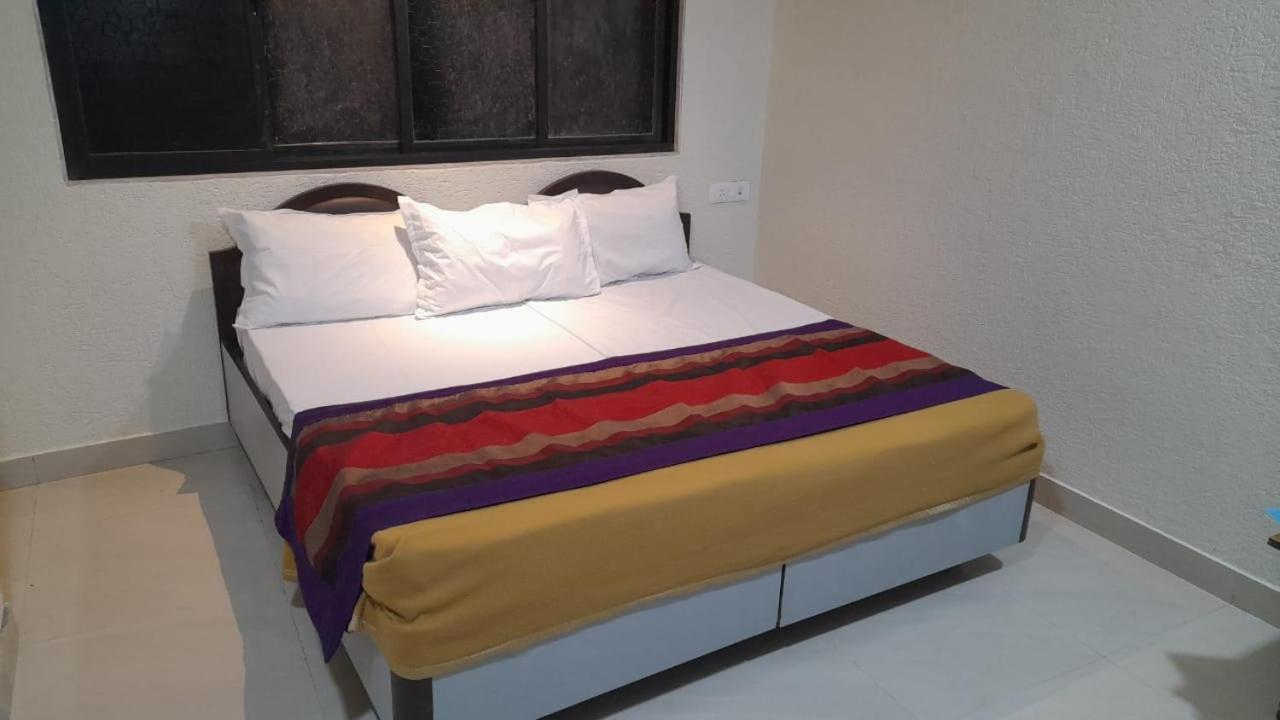 Shraddha Hotel Βομβάη Εξωτερικό φωτογραφία